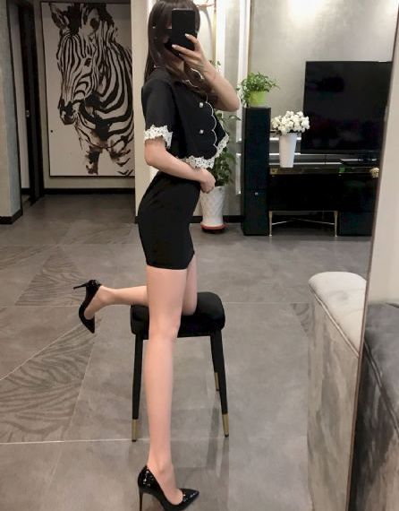 姐姐的朋友来家里做客免费观看